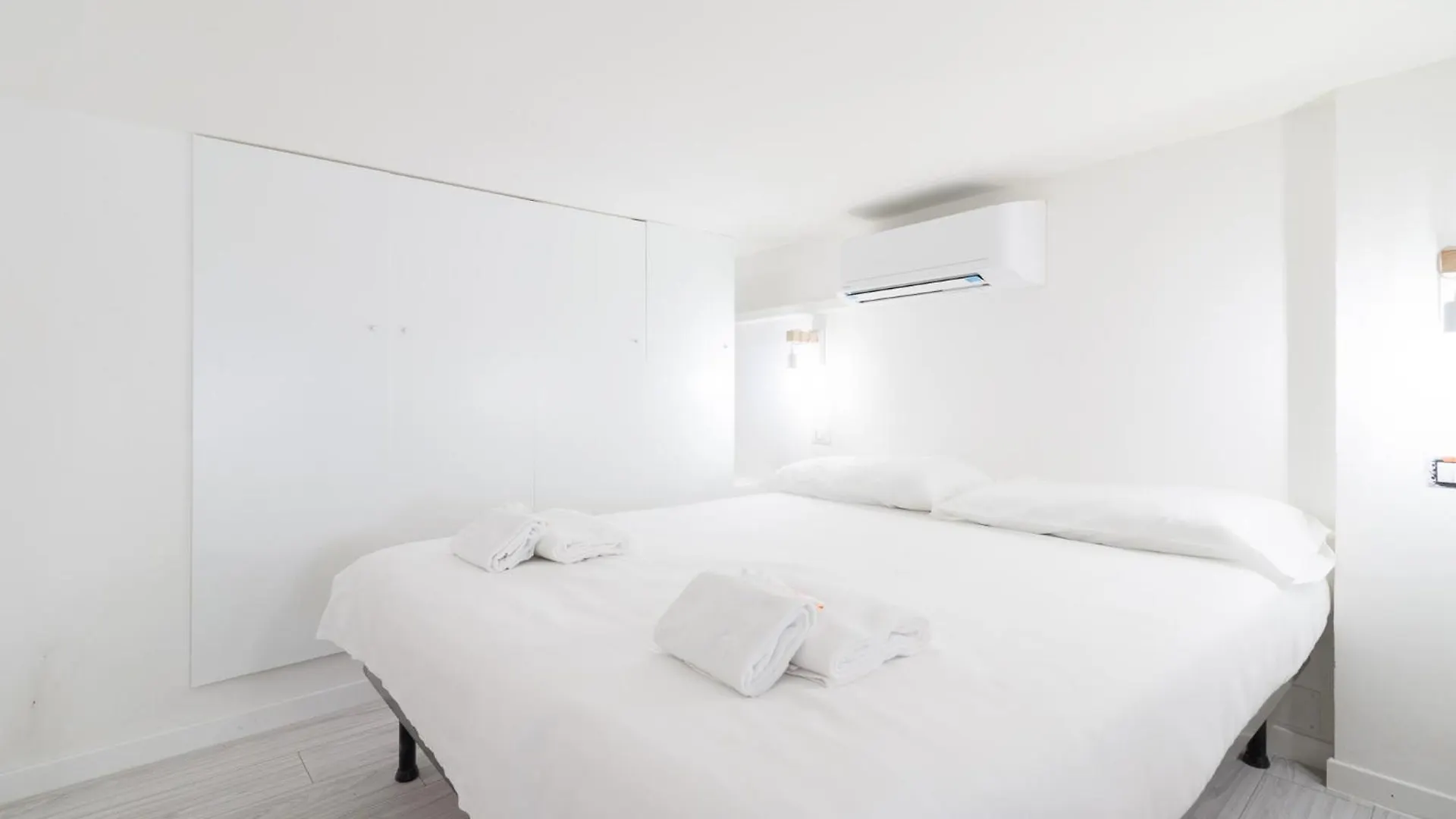 Nel Cuore Dei Navigli - Home Suite Milan Apartment